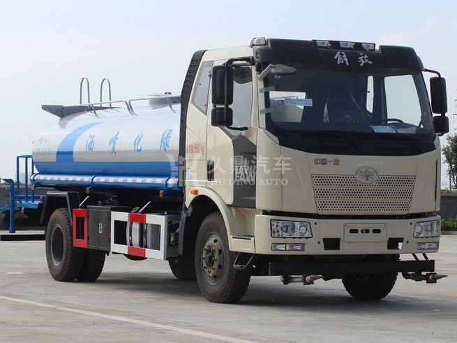 10噸灑水車哪里有賣_10噸解放J6綠化灑水車廠家價格