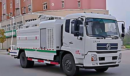 多功能灑水車_東風(fēng)天錦太陽能光伏板清洗車