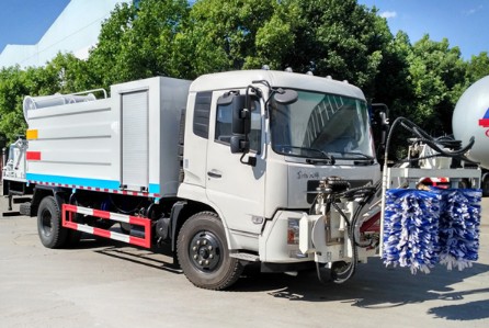 多功能灑水車-東風天錦護欄清洗灑水車